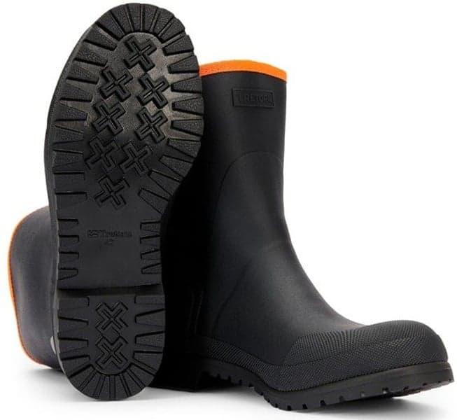 Nimis Musta Kumisaapas, view: 2