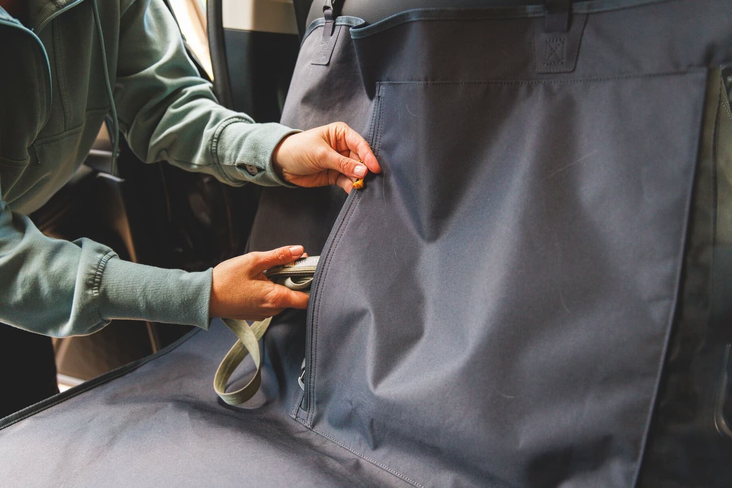 The Dirtbag Seat Cover autosuoja, Basalt Gray, view: 7