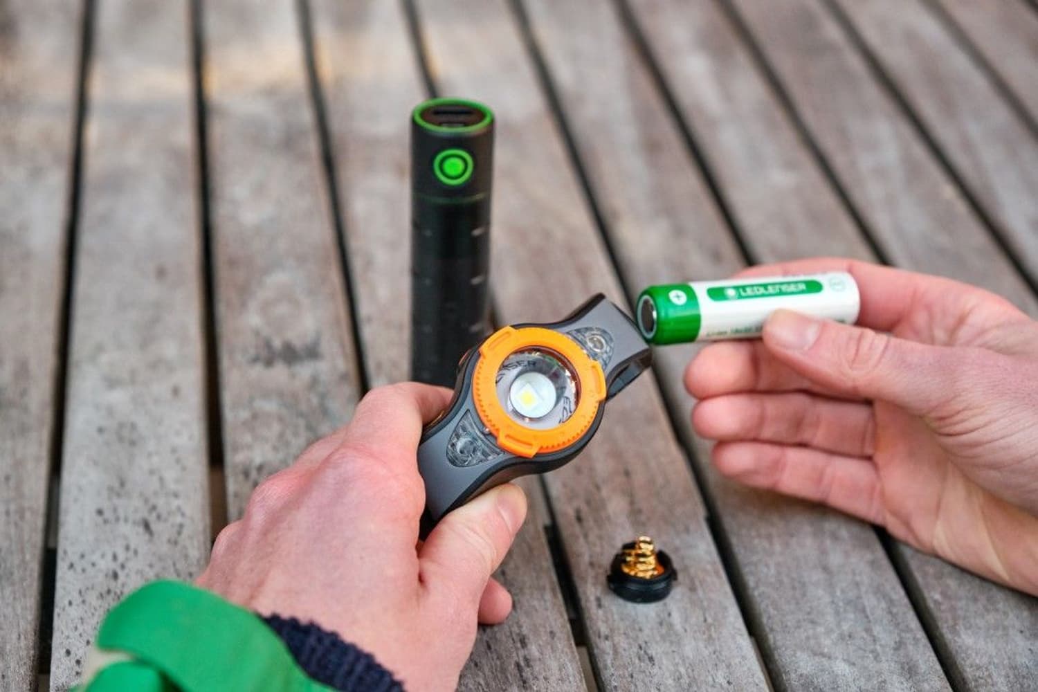 MH11 -ladattava otsalamppu, 1000lm (Black/Orange), view: 3