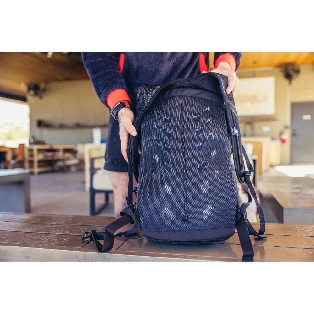 Nano 28L Optic Black, view: 4