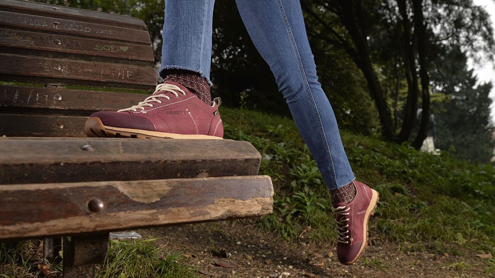 54 Low Fg GTX naisten kävelykengät, punainen, view: 2