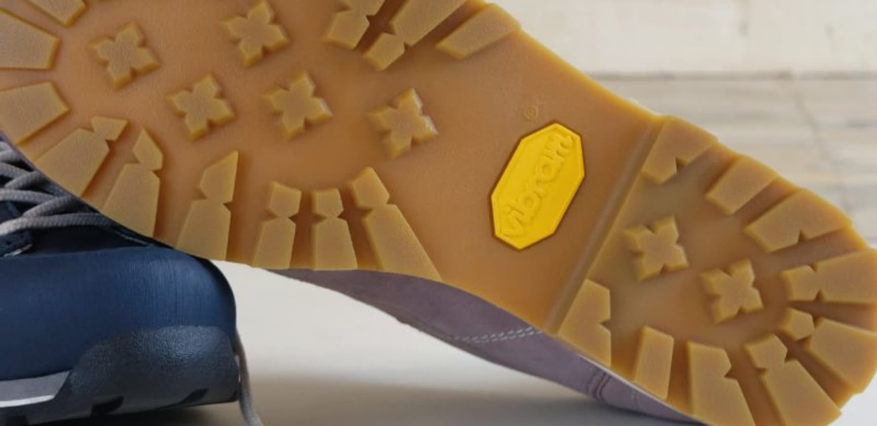 54 Low Fg GTX naisten kävelykengät, punainen, view: 1