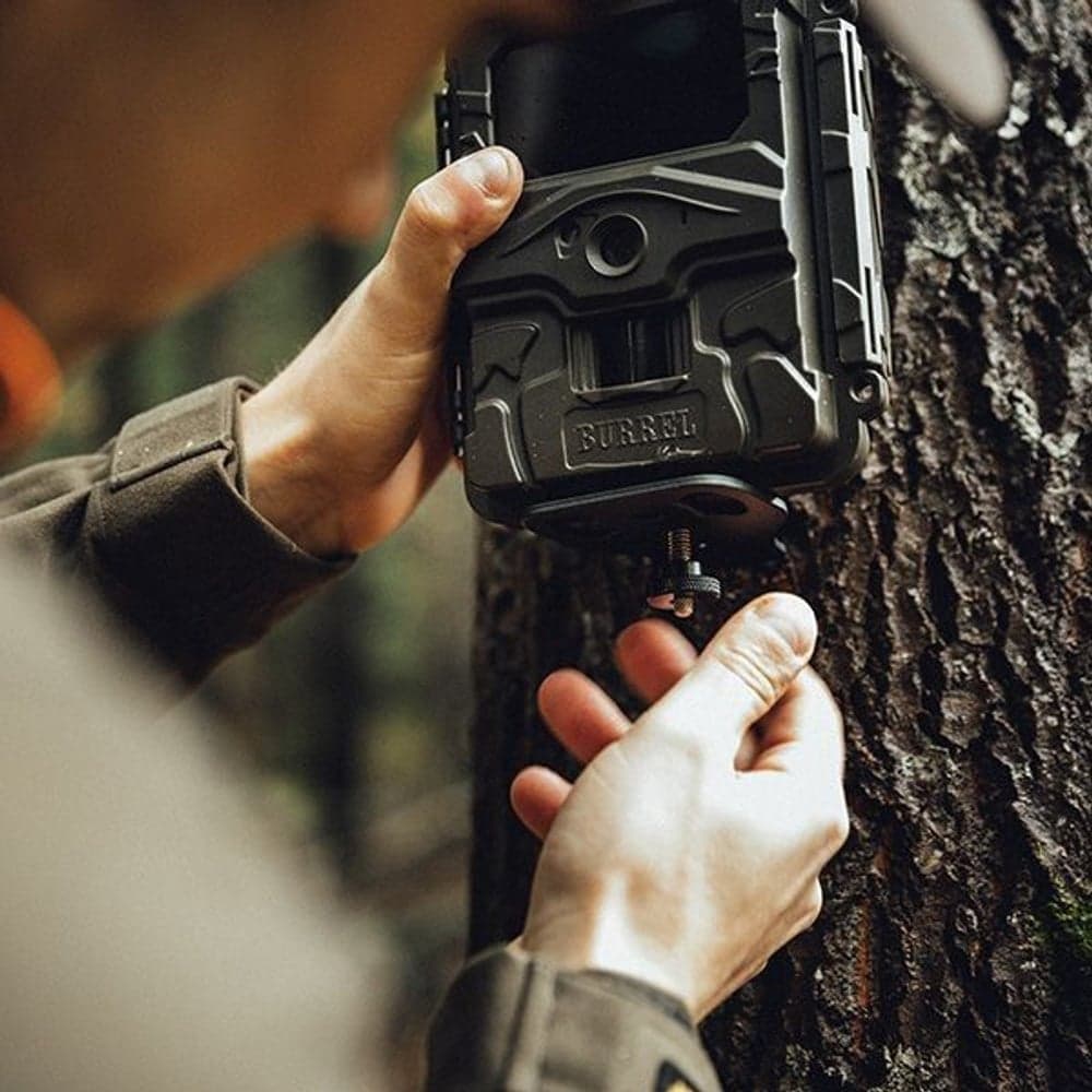 Riistakameran puukiinnike, view: 1